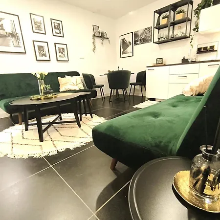 Park Borik 4you & Free Parking Lägenhet Žilina